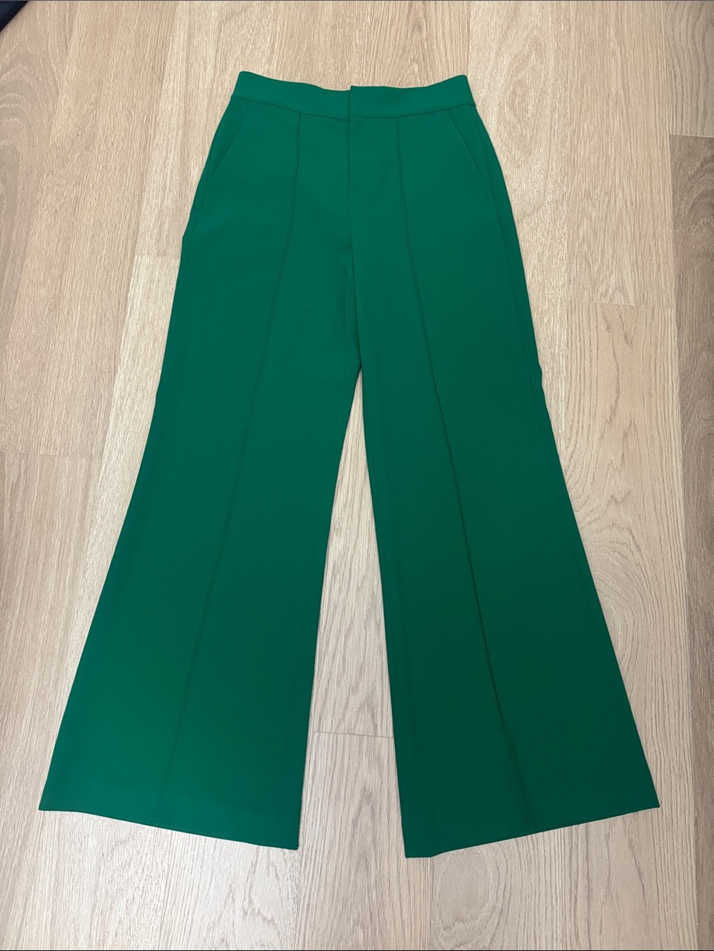 Alice + Olivia green trousers